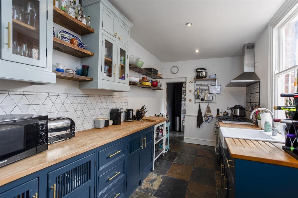 208 Bishoppthorpe Road 10.jpg