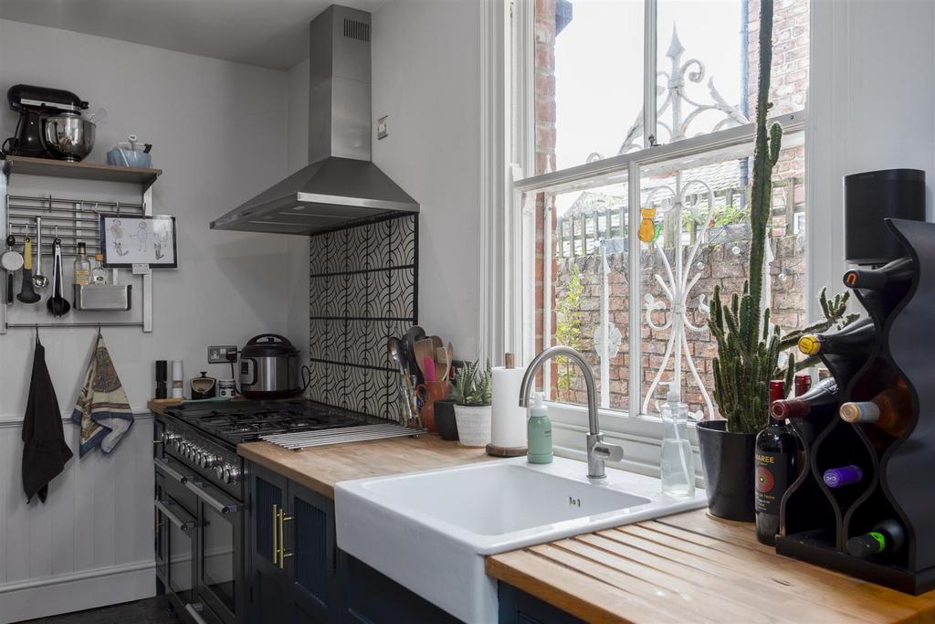 208 Bishoppthorpe Road 11.jpg
