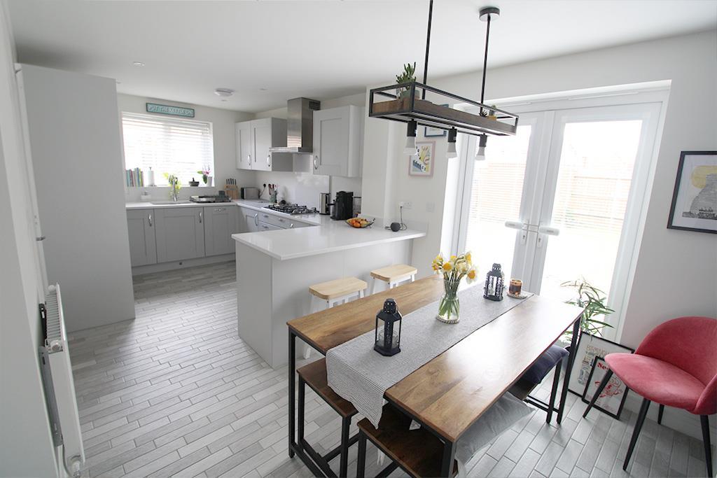 Kitchen diner 2.jpg