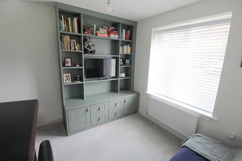78 Herringbone Way, Kingswinford, DY6 7NF