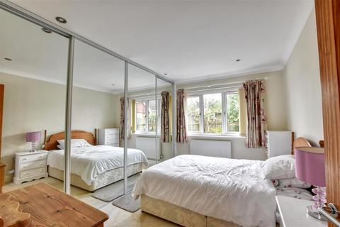 3 bedroom detached bungalow for sale, Reedswood Road, Broad Oak, Rye
