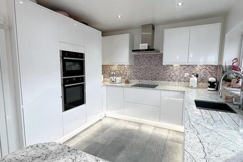34 Bickley Avenue, Sutton Coldfield, B74 4DZ
