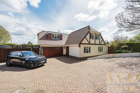 4 bedroom house for sale, Coombes Road, Coombes