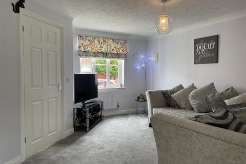 3 bedroom semi-detached house for sale, Regan Close, Lowestoft