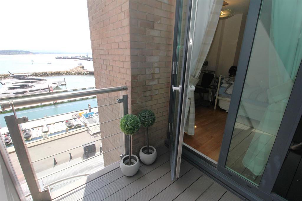 Bed 2 balcony.JPG