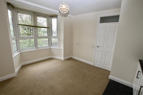 1 bedroom flat for sale, Burleigh Court, Westcliff-On-Sea