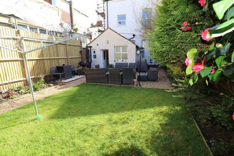 2 bedroom flat for sale, Wilton Road, Bexhill-on-Sea, TN40