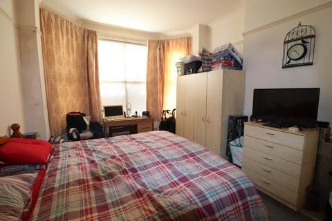 2 bedroom flat for sale, Wilton Road, Bexhill-on-Sea, TN40