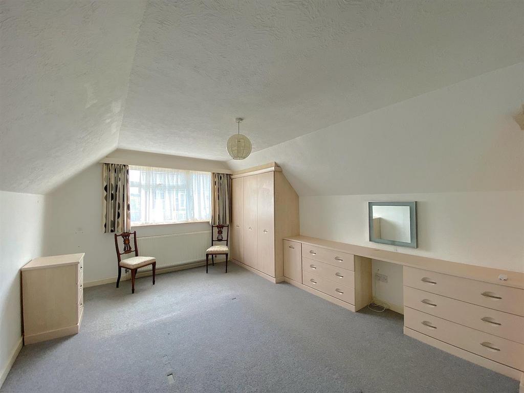 4 Frant Ave - Bed3.jpg