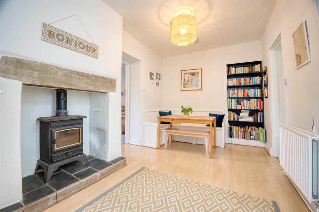 Dining Room - fireplace.jpg