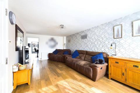 49 Filey Waye, Ruislip, HA4 9AT