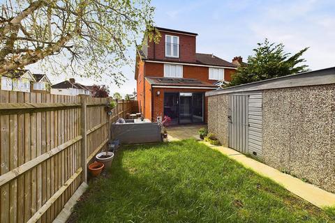 49 Filey Waye, Ruislip, HA4 9AT