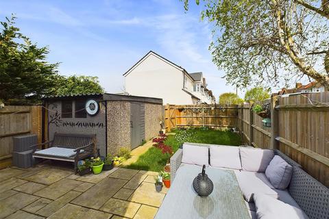 49 Filey Waye, Ruislip, HA4 9AT