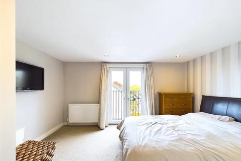 49 Filey Waye, Ruislip, HA4 9AT
