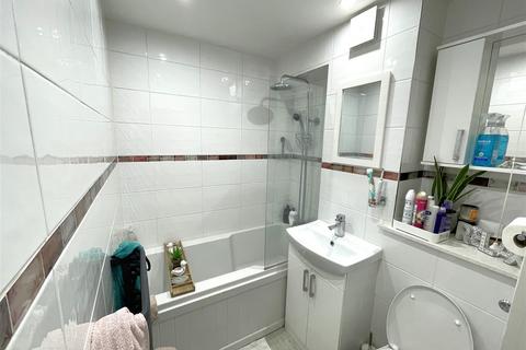1 bedroom flat for sale, St. Johns Road, Sevenoaks TN13