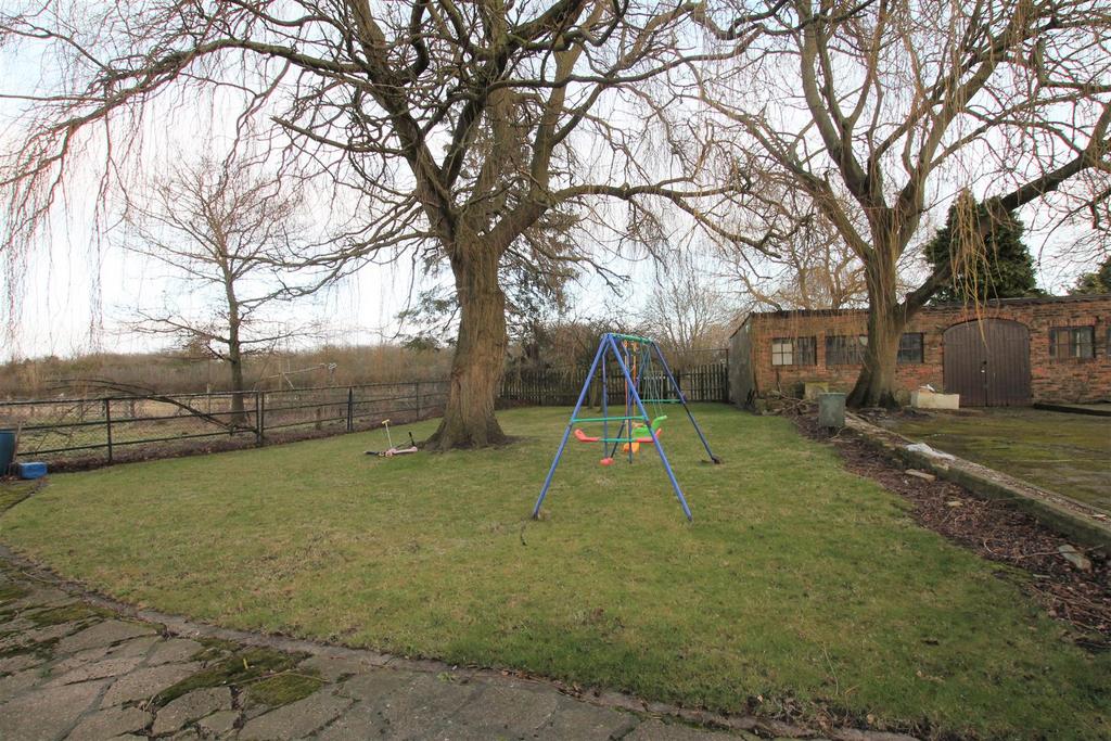 Rear Garden 2.jpg