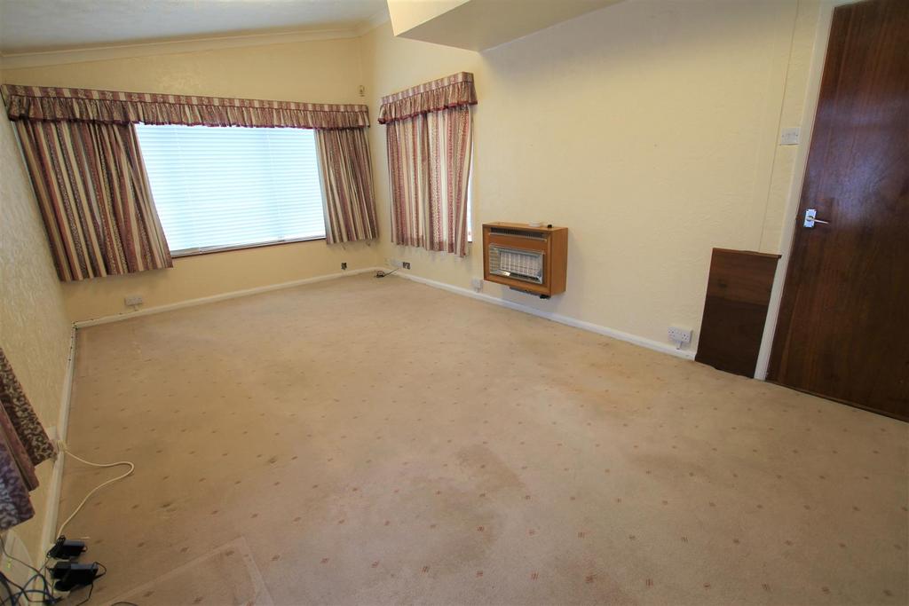 Lounge 2.jpg