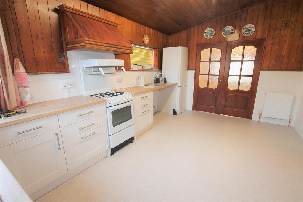Kitchen  2.jpg
