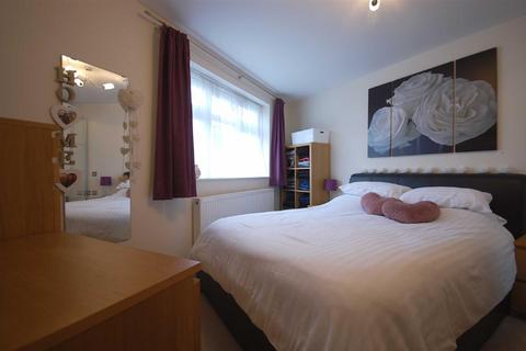 2 bedroom maisonette for sale, Northdown Close, Ruislip HA4