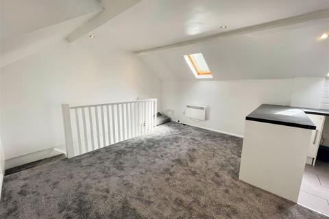 1 bedroom flat to rent, London Road, Leigh On Sea, Essex