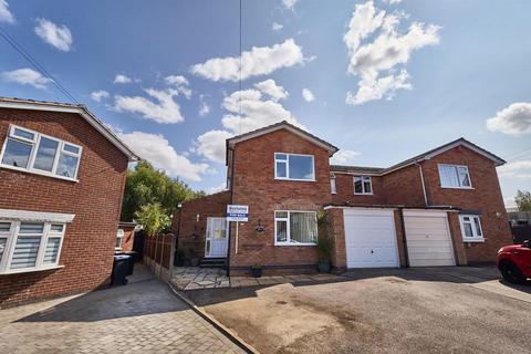 3 bedroom semi-detached house for sale, Charnwood Close, Hinckley