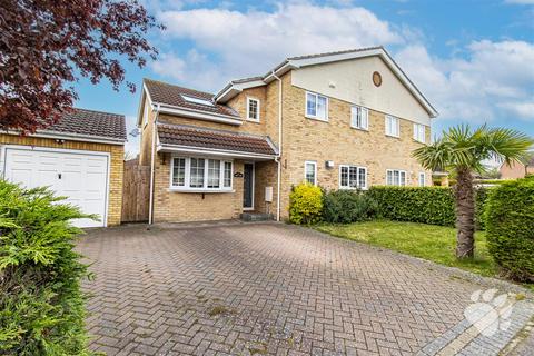 4 bedroom semi-detached house for sale, Denver Drive, Basildon SS13