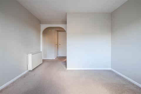 1 bedroom flat to rent, Shrublands, Saffron Walden CB10