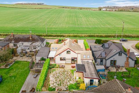 5 bedroom detached bungalow for sale, Newmarket Road, Moulton CB8