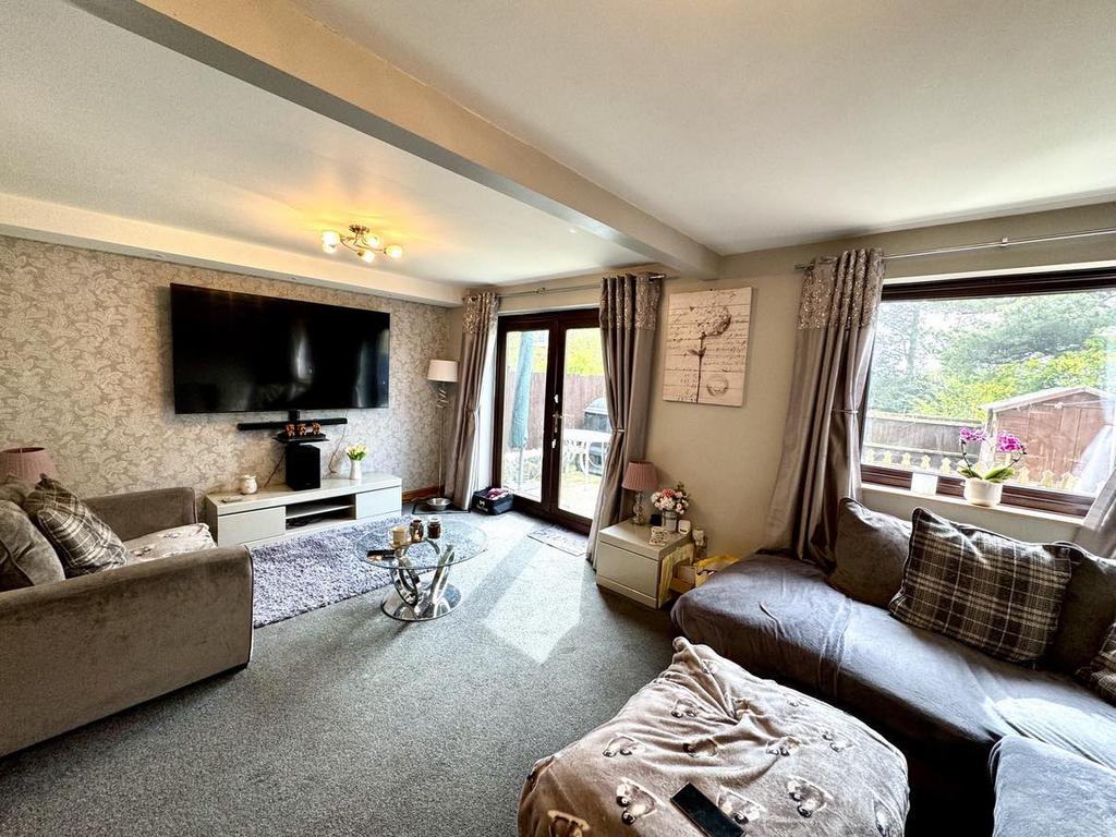 York Place, Coalville, LE67 3 bed detached house for sale £220,000