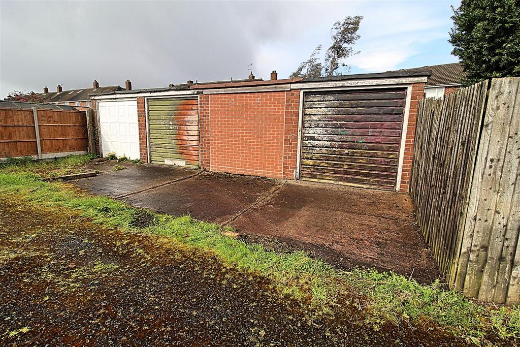 En-Bloc Detached Garage