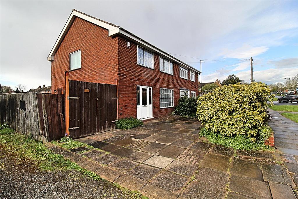 Front Garden/Private Driveway