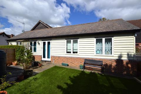 2 bedroom detached bungalow for sale - Bakehouse Court, High Street, Buntingford