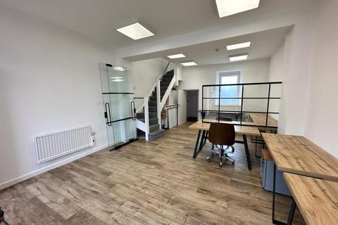 Office to rent, London Road, Neath