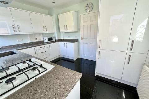 3 bedroom end of terrace house for sale, Stortford Drive, Manchester
