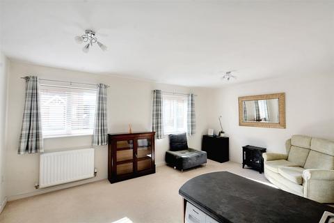 2 bedroom apartment for sale, Hickling Close, Long Eaton