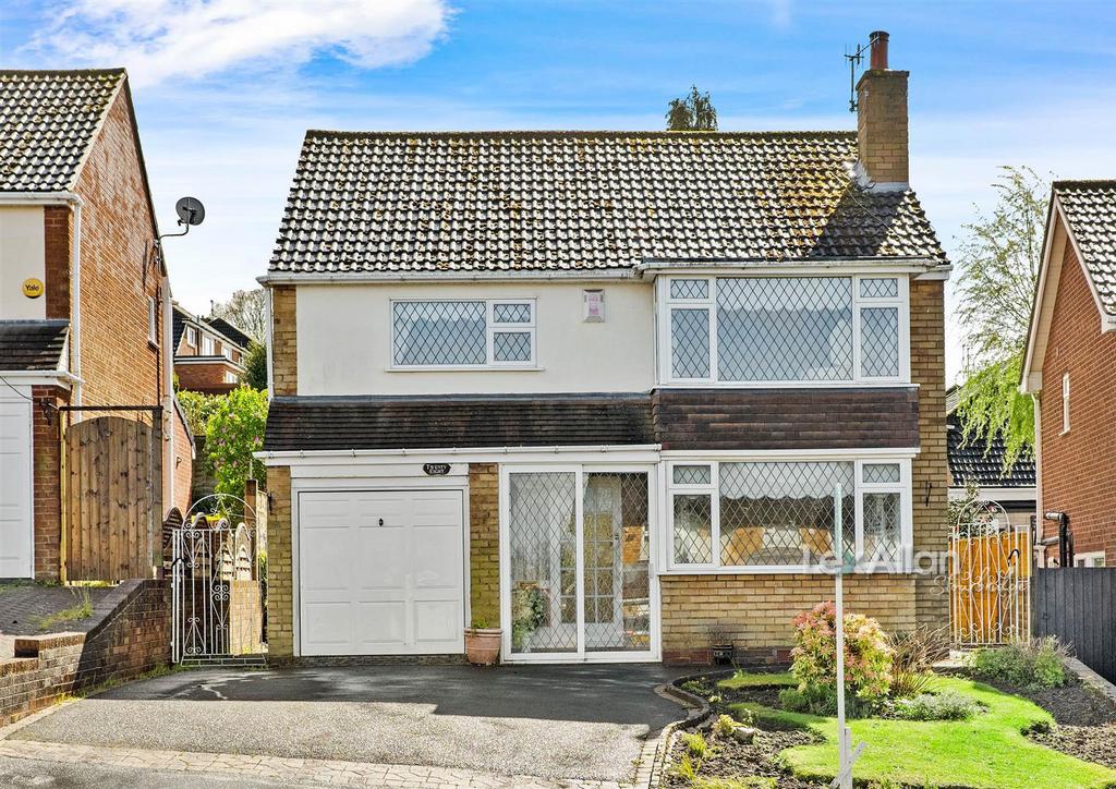 Croftwood Road, Stourbridge 3 bed detached house for sale £330,000