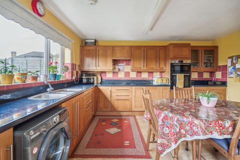2 Leacroft Road, Iver, SL0 9QP