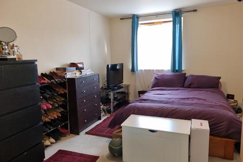 2 bedroom apartment to rent, 2A Campbell Road, Croydon