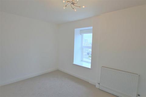 2 bedroom flat to rent, Tolcarne Road, Newquay TR7