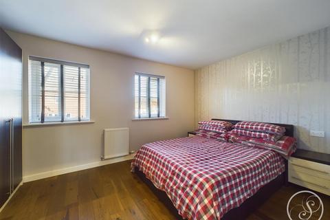 11 Lee Edge, Leeds, LS10 4FB