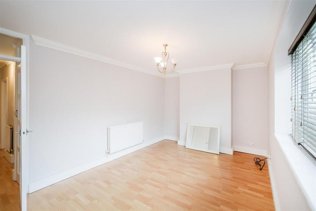 10 Higham Court-5.jpg