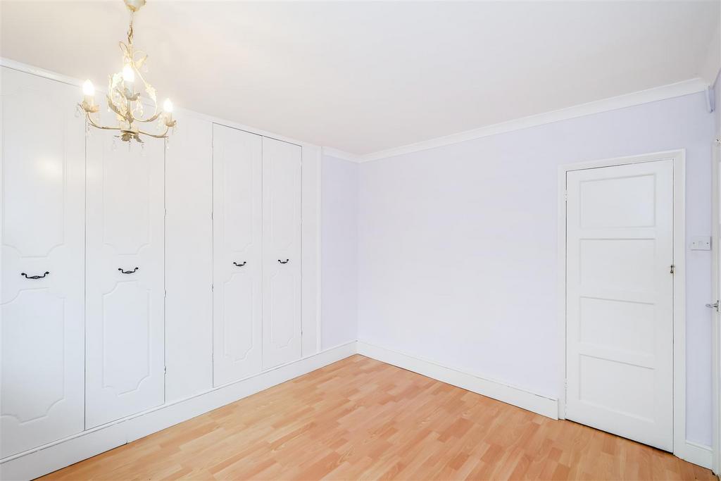 10 Higham Court-13.jpg