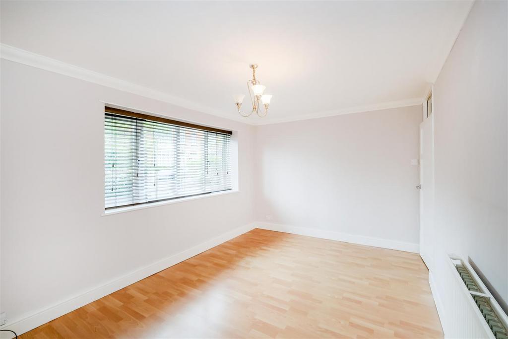 10 Higham Court-7.jpg