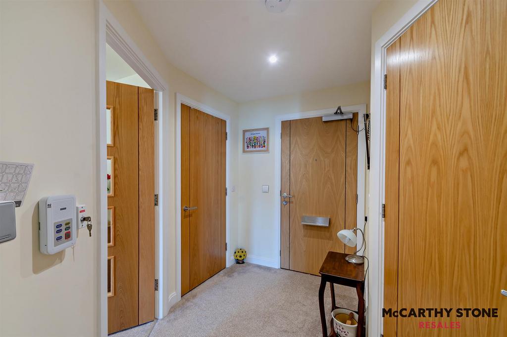 8592257-interior06-800.JPG