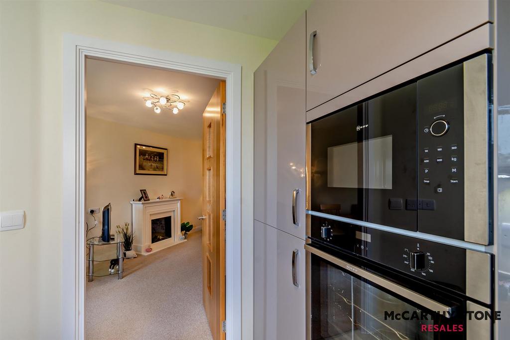 8592257-interior11-800.JPG