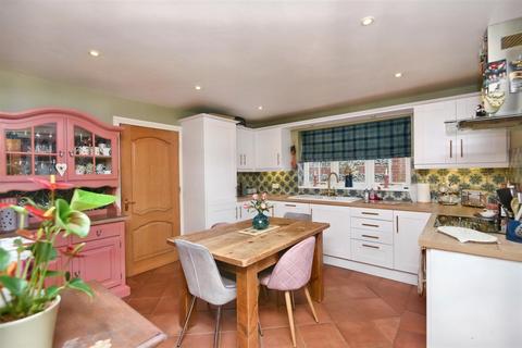 4 bedroom detached house for sale, Blackmore Vale Close, Templecombe