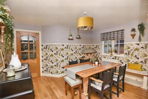 4 bedroom detached house for sale, Blackmore Vale Close, Templecombe