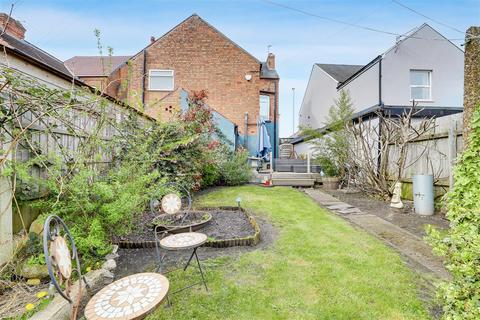 4 bedroom semi-detached house for sale, Carlton Hill, Carlton NG4