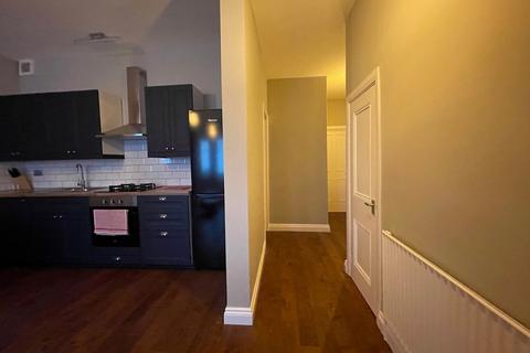2 bedroom ground floor flat to rent, Hackford Road, London SW9