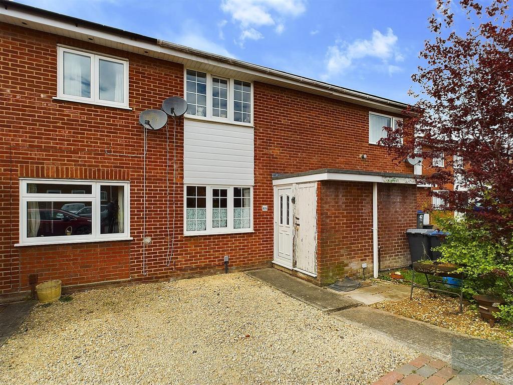 Malvern Close, Melksham SN12 3 bed terraced house for sale £222,000